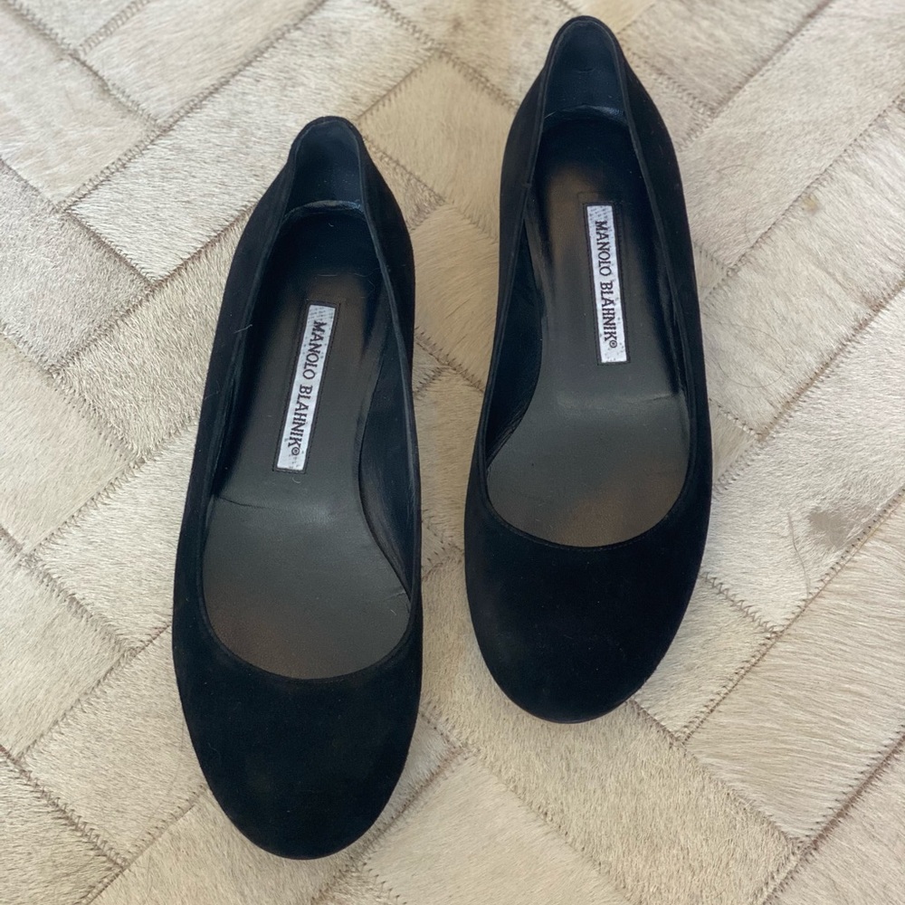 Manolo Blanhnik Suede Flats - Picture 1 of 5